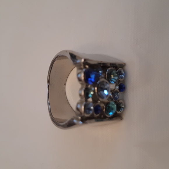 Guess Multi Blue Rhinestones Ring - Picture 4 of 5